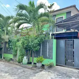 Rumah asri nyaman 1,5 Lt di perum Gedongan Colomadu