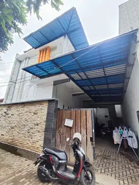RUMAH KOS 2 LANTAI 10 KT JALAN MASTRIP HARGA MURAH
