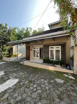 RUMAH 2 LANTAI DALAM MINI CLUSTER DI PLEMBURAN JALAN KALIURANG KM. 7