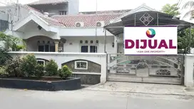 Rumah luas dekat summmarecon