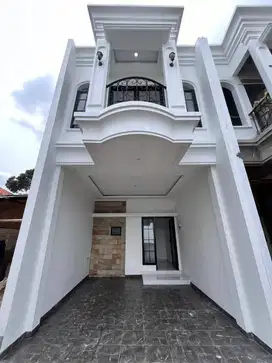 Rumah Baru Modern Classic Dalam Cluster Jagakarsa Jakarta Selatan