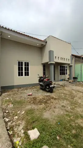 Rumah di Jual muat 2 mobil, deket bandara soetta