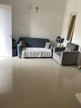 Rumah Strategis, Bangunan Baru, Harga Bisa Nego di Kopo Permai