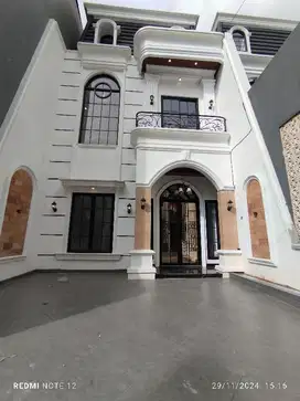 Rumah Mewah Modern Classic Dalam Town House Jagakarsa Jakarta Selatan