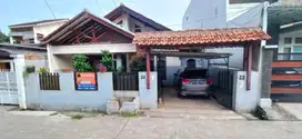 Dijual Rumah Nyaman Dalam Komplek Beji Timur