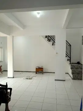 rumah bagus, murah, siap huni di dalam cluster dalam kota.