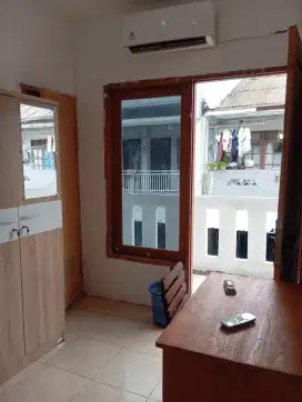 Kost AC kamar mandi dalam Kebayoran Baru blok A 300 m ke MRT