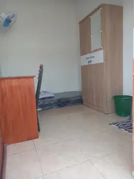 Kost Kipas angin kamar mandi dalam Kebayoran Baru blok A 300 m ke MRT