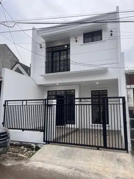 Jual Rumah baru brand new Kencana Loka BSD siap huni