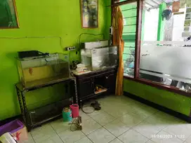 Dijual Cepat Rumah + 3 Kios Paling Strategis di Beji Depok