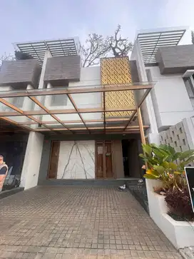 Rumah 3Lantai Free 4 Unit AC dan Kitchen Set di Tangerang