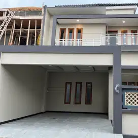 Rumah mewah modern 2 Lt dekat Rs Oen di Solo Baru