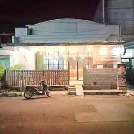 Beli rumah dapat usaha coffee shop di pusat kota Majalengka