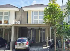 Jual Rumah GREENLAKE Full Furnish Siap Huni Surabaya Barat