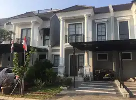 Rumah siap huni, renovasi, Utara, di Cluster Pinewood Banjar Wijaya