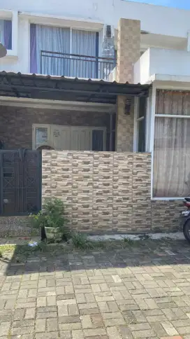 Di Jual Cepat Rumah di Belakang Pakuwon Mall
