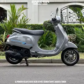 Piaggio Vespa LX 125 IGET LED Tahun 2024 Warna Grey Materia