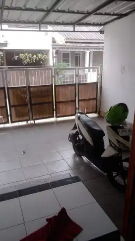 DIJUAL CEPAT RUMAH TINGKAT NYAMAN ASRI BOGOR, CIBINONG, DEKAT TOL