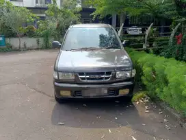 Isuzu Panther 2004