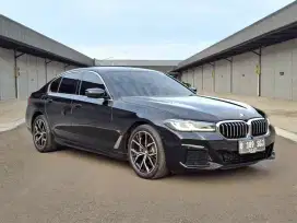 (km 9rb) Bmw 520i Msport 2.0 AT. Tahun 2022. Hitam. New a like