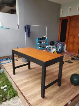 Meja jualan uapik