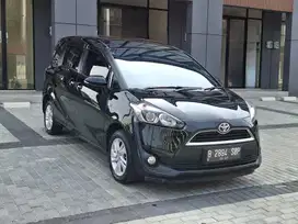 Pajak Panjang Tangn Pertama Sienta 1.5 G At Matic 2017 Hitam Siap Pkai
