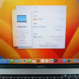 Macbook Pro 2017 layar 15 Inch Ram 16 Ssd 256 Core I7 lengkap ful set
