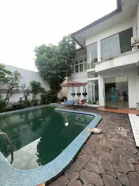 VILLA CINERE MAS - RUMAH MURAH – SWIMMING POOL – JALAN 2 MOBIL