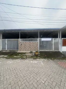 RUMAH DI JLN BOULEVARD 15 METER WONOREJO BISA DIJADIKAN TEMPAT USAHA