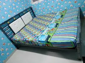 Dipan besi/ranjang besi second bagus ukuran 180x200