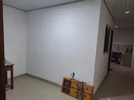 Dijual Rumah di Tanjung Duren, Jakbar 5BR, 3 Lantai, Luas Tanah 52m2