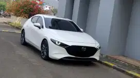 MAZDA 3 HB HATCHBACK 2.0 AT PUTIH 2021 KM34RB RECORD