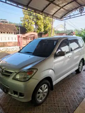 Xenia li VVT-i 2010 Ungaran