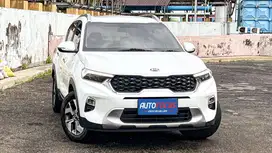 Pajak panjang KM48Rb Kia Sonet 1.5 AT Premier 5 seater AT putih 2021