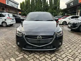 3JT MAZDA 2 R HB AT 2016 FUTURISTIK BLACK EDITION RARE !!