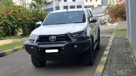 Km27rb toyota hilux double cabin v 4x4 matic diesel 2022 putih