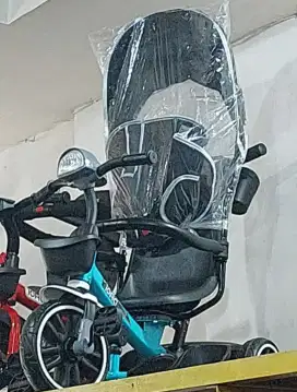 Sepeda Roda Tiga Tricycle PMB Iora T15 (kursi putar 360, musik, led)