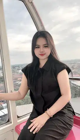 Need A Job. Office Admin, Ecommerce Marketing, English Translator
