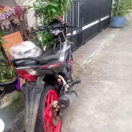 jual sonic 150R tahun 2018 surat atas nama sendiri pajek off 2 thn