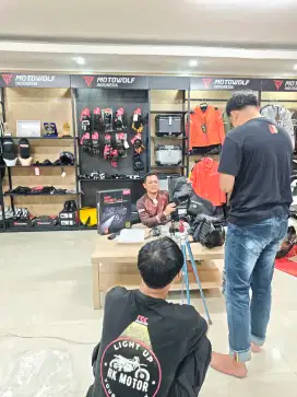 Lowongan pekerjaan admin media sosial area Cibinong wanita