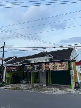 Rumah pinggir jalan taman anggrek srrategis buat usaha