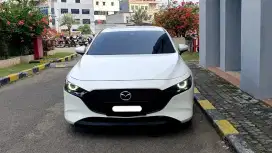 Mazda 3 hatchback skyactive 2021 putih sunroof tangan pertama dari br
