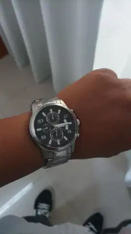 JAM TANGAN GUESS CHRONO W0075G1