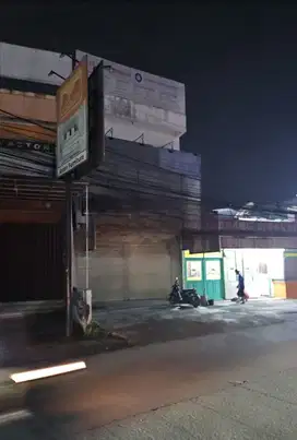 Ruko 2.5 lantai depan jalan raya cocok buat usaha dan kantor