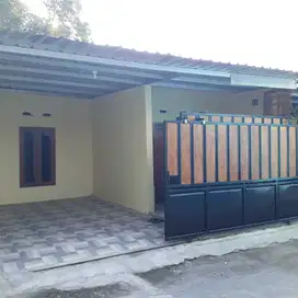 DI JUAL RUMAH DEKAT EXIT TOL KLODRAN SURAKARTA