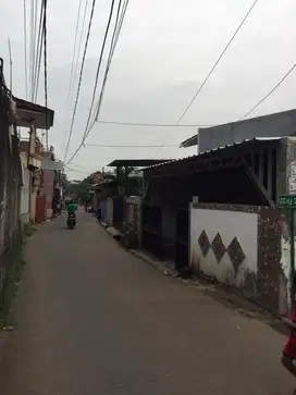 Di jual butuh rumah 1 lantai setengah di tangerang selatan