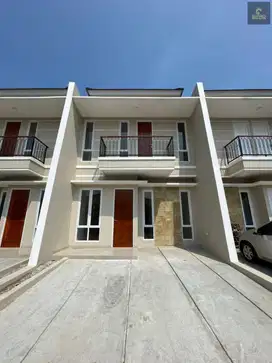 Rumah 2 lantai Minimalis Modern Komplek deplu Bintaro