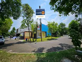Di jual rumah siap huni posisi hook lokasi sentul city