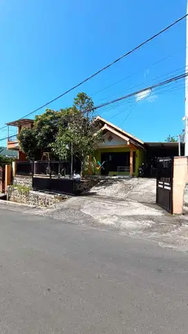 Dijual Rumah Klasik di Daerah Beji, Junrejo Kota Batu