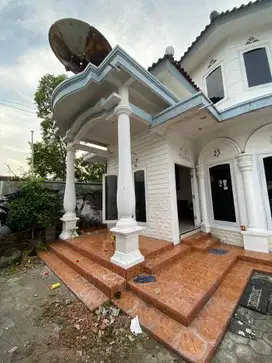 RUMAH TENGAH KOTA MOJOKERTO
